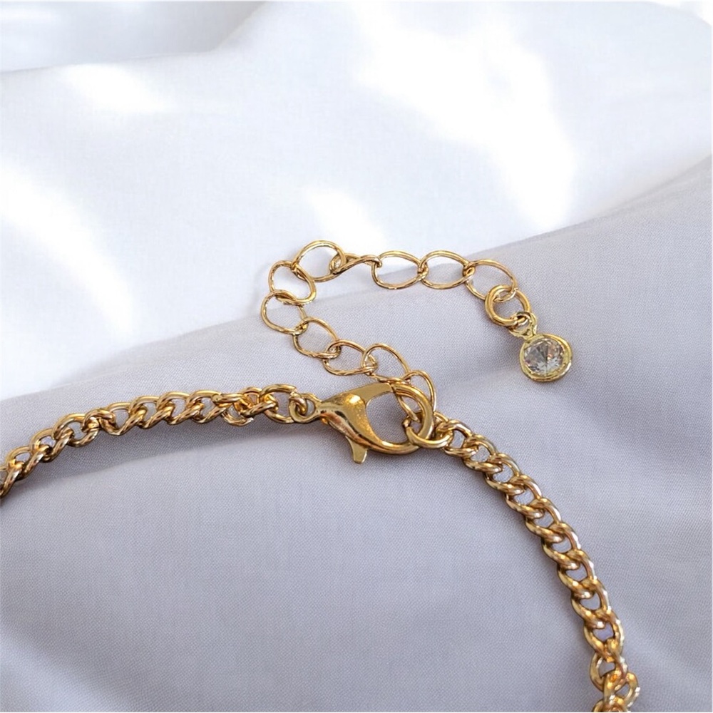 Women’s gold alloy 6.5 inch bracelet with 2 inch extender - Picture 5 of 6